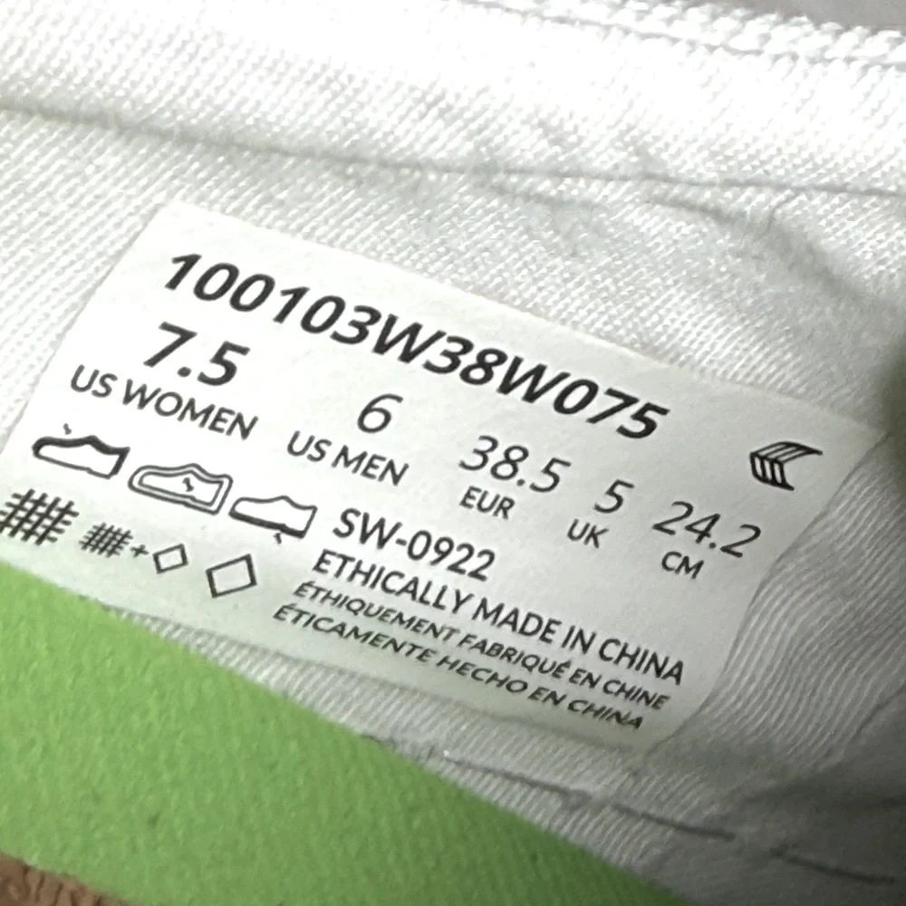 Cariuma x Crooked Sneakers Women 7.5 White Canvas No Steps Back Low Top